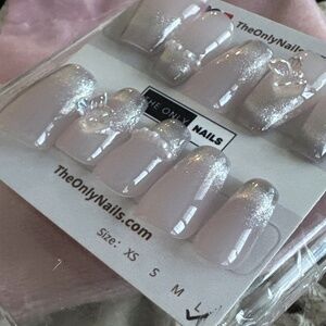 Handmade Acrylic & Gel Reusable Nails - Shimmering 3D Butterfly